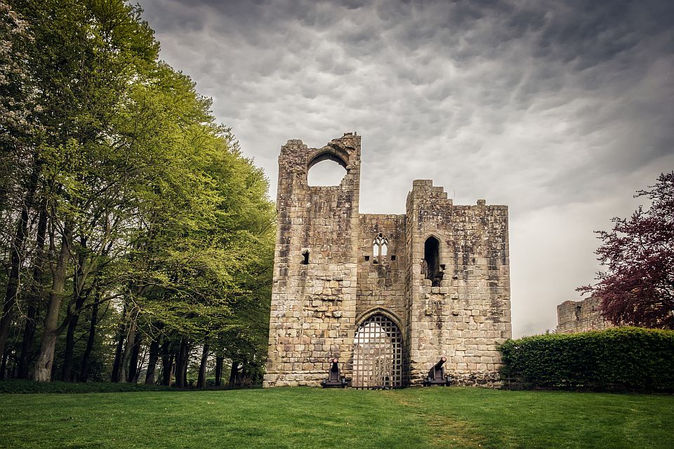 Castles Etal