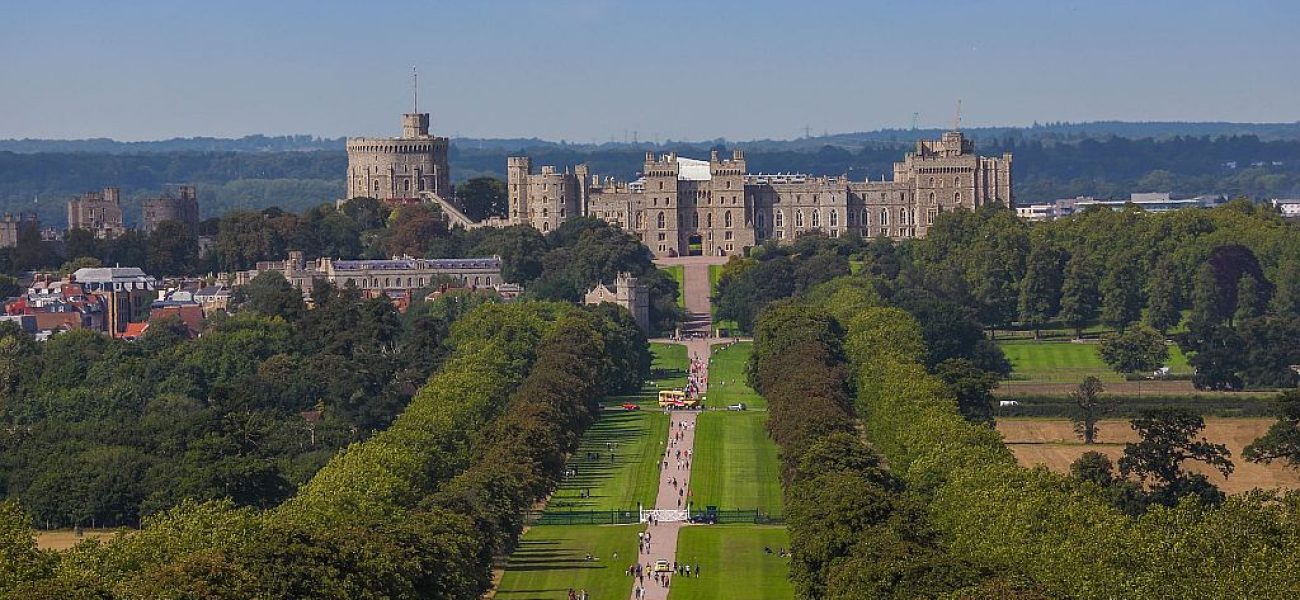 Windsor Castle and Hampton Court - 1 Day Tour